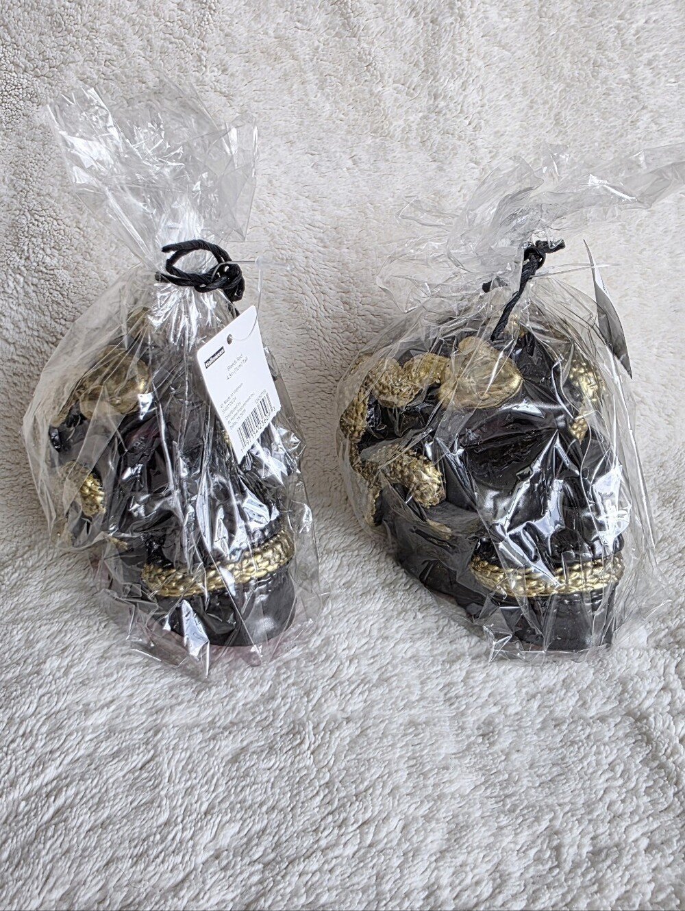 Bundle of 2 new Halloween black Bleeding Snake Skull wax Candle 5 in, home decor